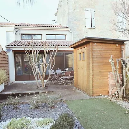 Prázdninový dům La Maison De La Gaite - 3 Etoiles - Charme Et Jardin Clos A 2 Pas De Blaye