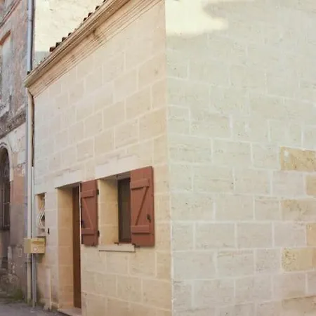 La Maison De La Gaite - 3 Etoiles - Charme Et Jardin Clos A 2 Pas De Blaye